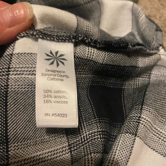 Athleta plaid flannel - Picture 8 of 13